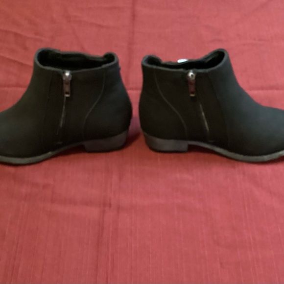 👠NEW Girls SO Memory Foam Ankle Boots Sz 2 - Picture 3 of 5